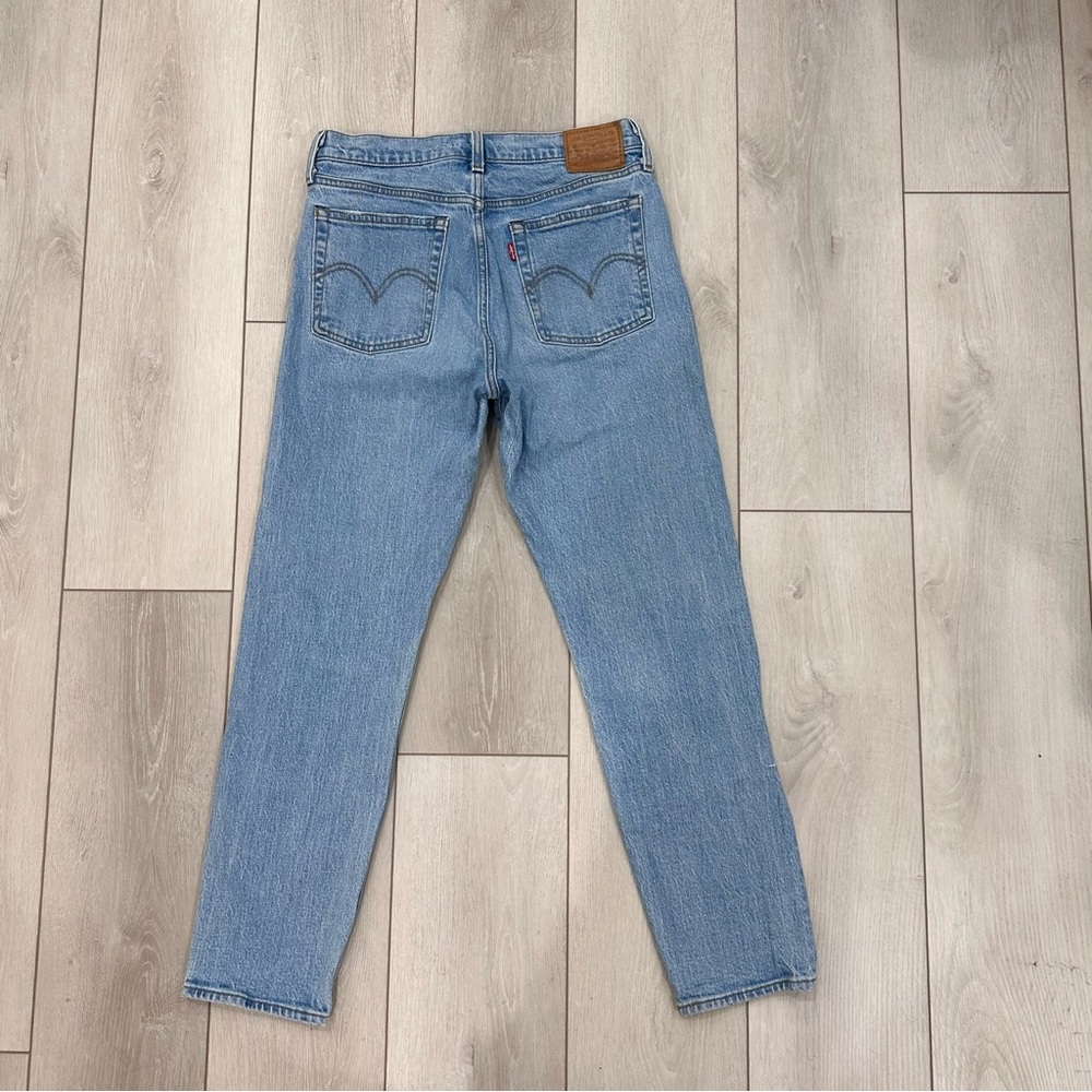 Levi’s Premium Denim Wedgie Light Wash Jeans 28x 27